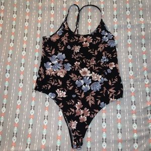 🦅 AE Soft & Sexy Floral Bodysuit